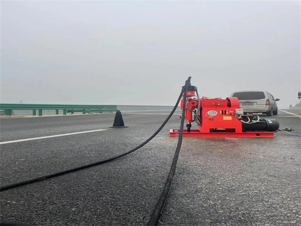 兴平马路路基路面开裂下沉注浆加固灌浆