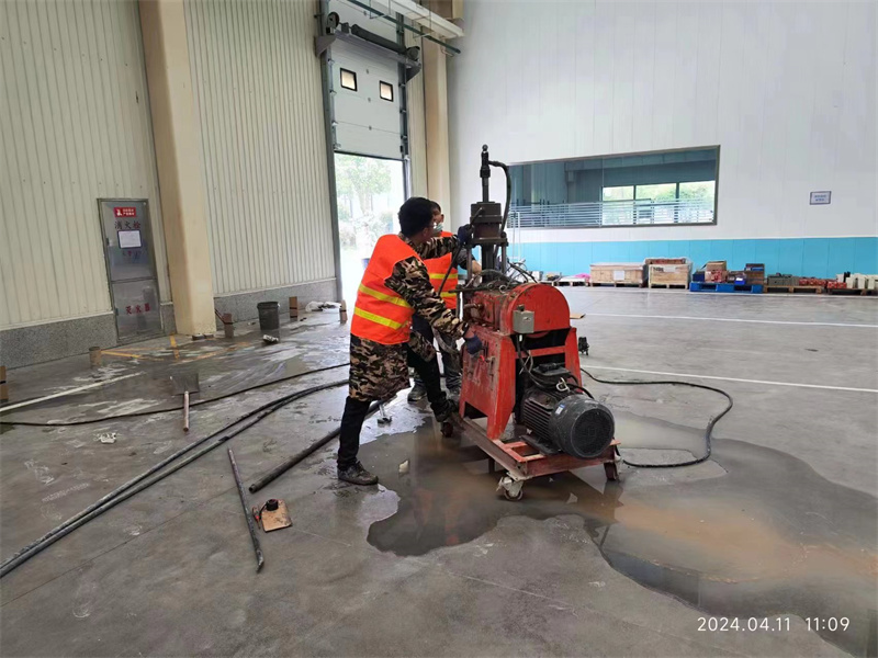 兴平厂房地面下沉塌陷注浆加固施工